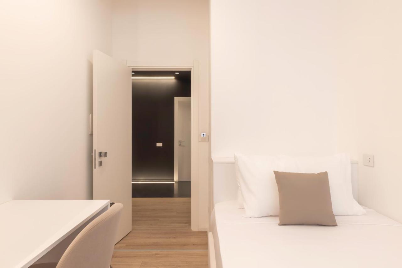 Metropolitan Rooms Кальярі Екстер'єр фото